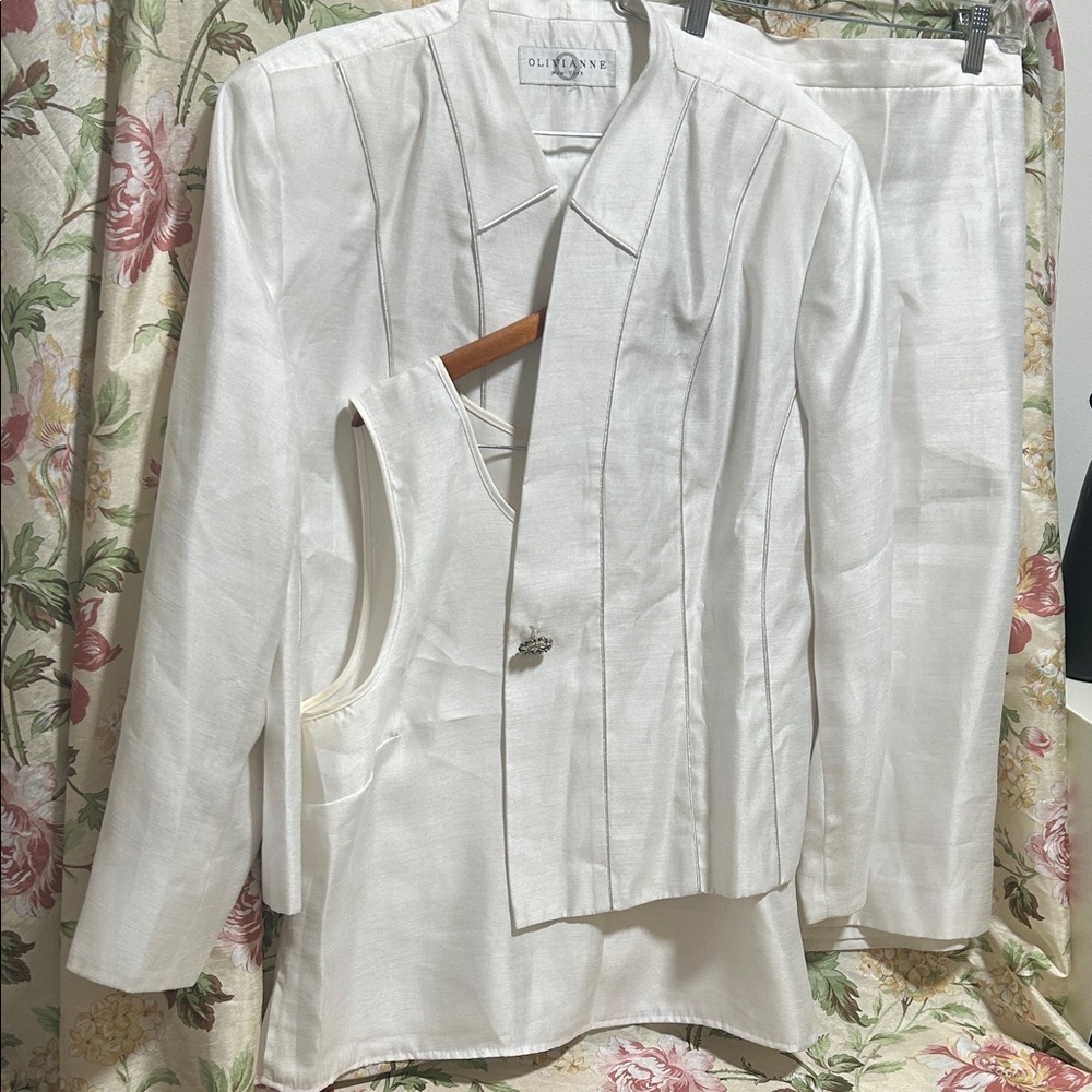OLIVIANNE New York Jacket & Skirt Set